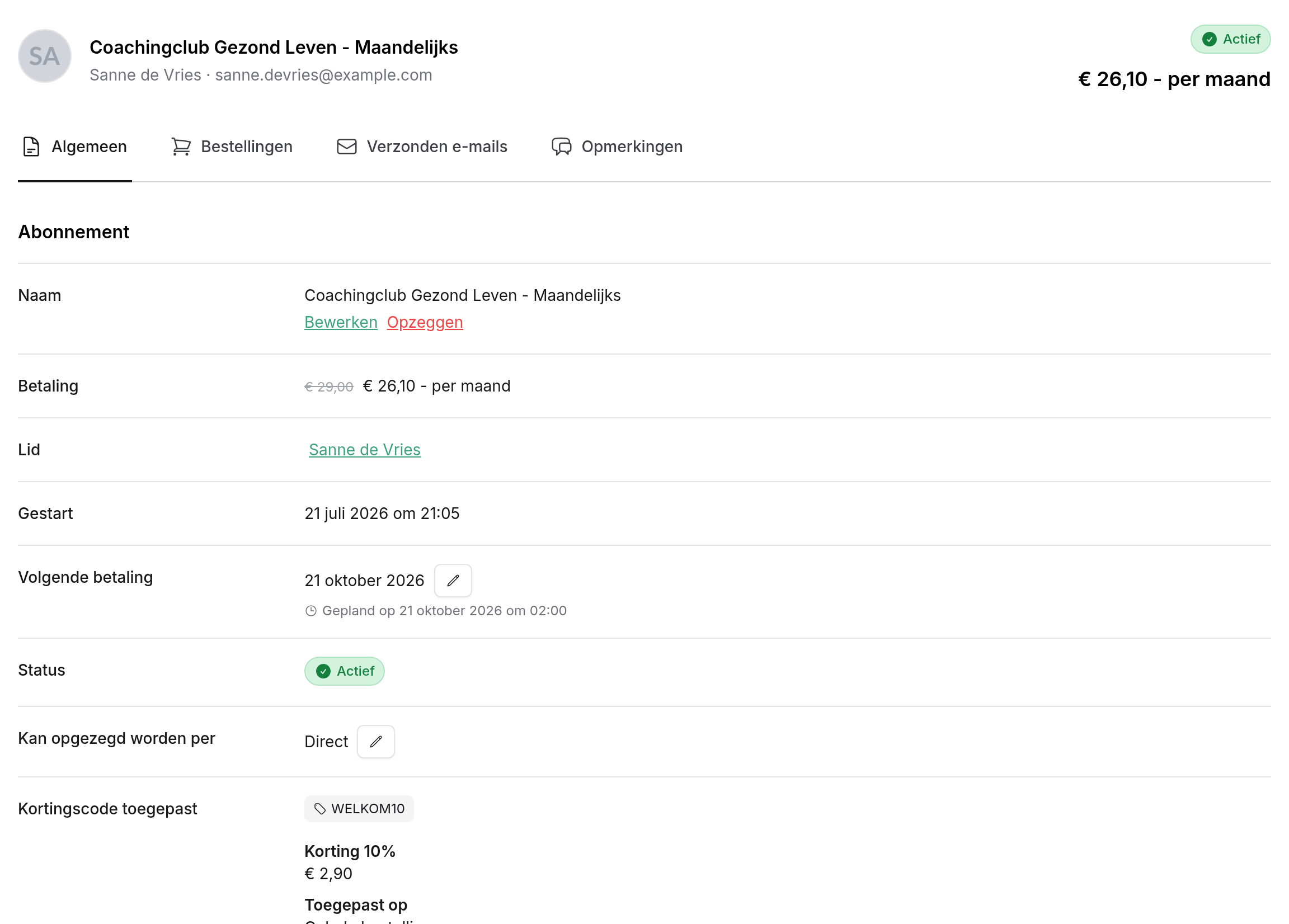 Detailpagina van een abonnement met naam, Aanpassen en Opzeggen, de betaling met doorgestreepte oude prijs, het lid, de startdatum, de volgende betaling, de status, Kan opgezegd worden per en de kortingscode